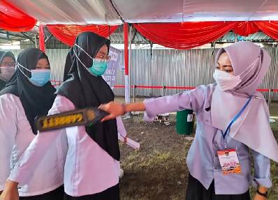 Antusias peserta test PPPK di Wisma Haji Kota Madiun, pemilihan tempat tersebut hasil penunjukan Kantor Regional II Badan Kepegawaian Nasional (BKN) Surabaya.