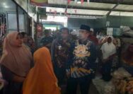Bupati dan Wakil Bupati Madiun operasi pasar sukolilo,jiwan, Kamis (4/12/2025).