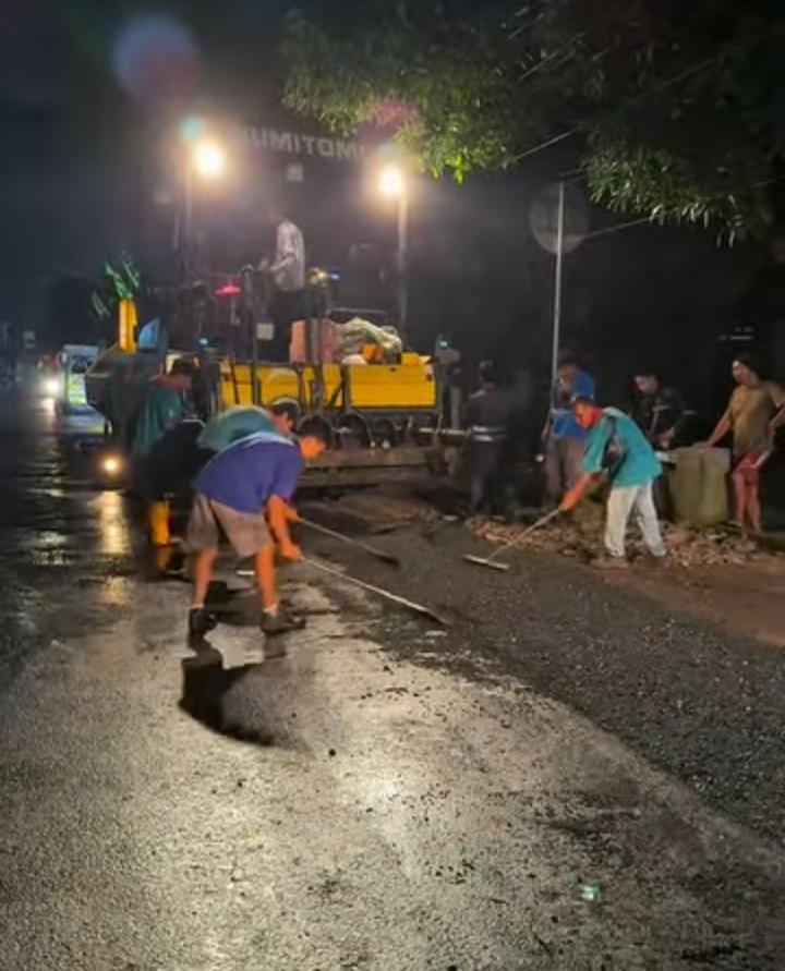 Perbaikan Jalan Desa Wates Masuki Tahap Patching, Dinas PUPR Tulungagung Siapkan Pelapisan Aspal, detikindo24.com